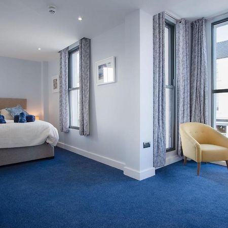 Ocean Cabins No 3 At The Square - Saundersfoot Buitenkant foto